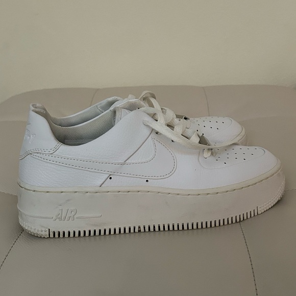 White Air Force Ones sneakers - Picture 3 of 4